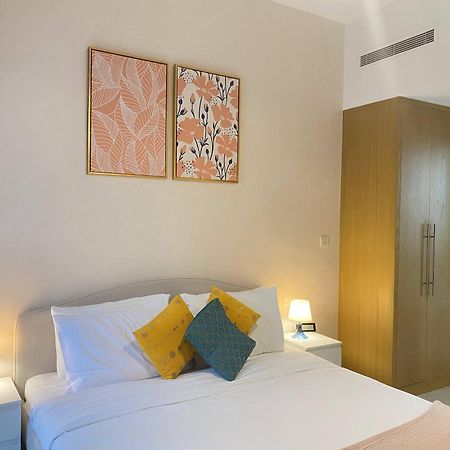 ドバイLux Bnb Bellevue Tower Downtownアパートメント エクステリア 写真