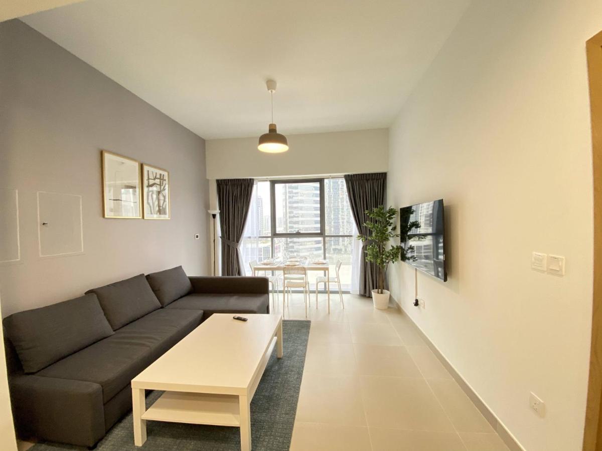 ドバイLux Bnb Bellevue Tower Downtownアパートメント エクステリア 写真