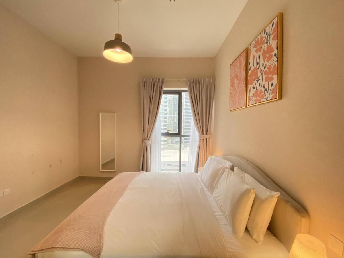 ドバイLux Bnb Bellevue Tower Downtownアパートメント エクステリア 写真