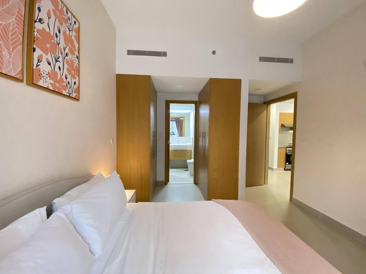 ドバイLux Bnb Bellevue Tower Downtownアパートメント エクステリア 写真