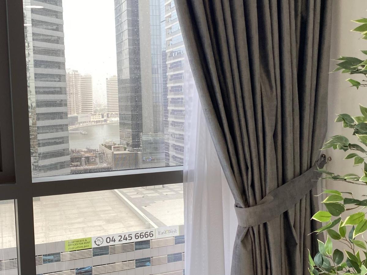 ドバイLux Bnb Bellevue Tower Downtownアパートメント エクステリア 写真