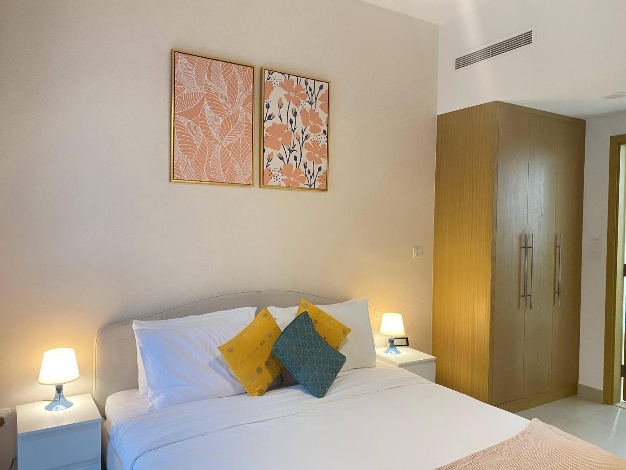ドバイLux Bnb Bellevue Tower Downtownアパートメント エクステリア 写真