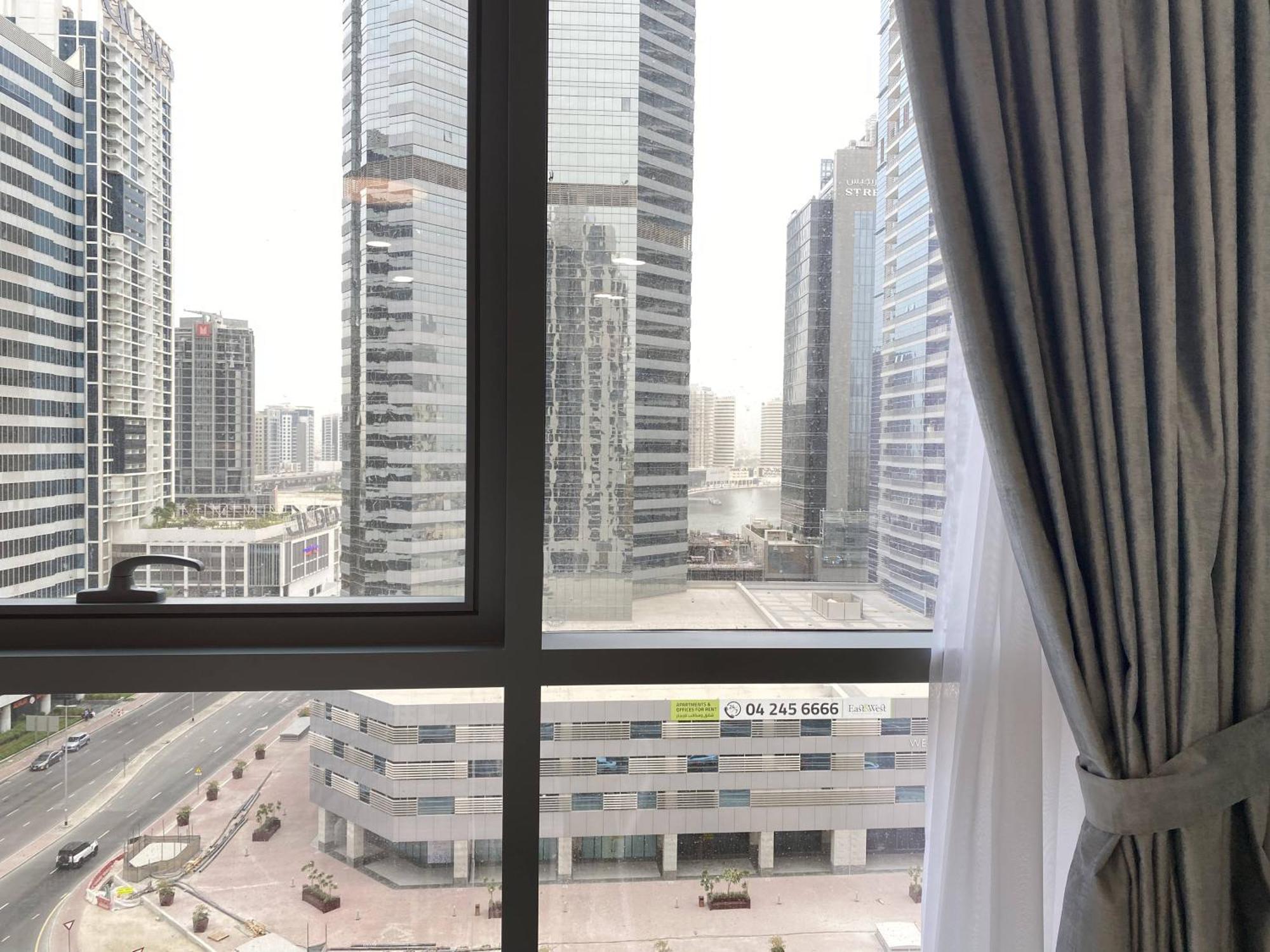 ドバイLux Bnb Bellevue Tower Downtownアパートメント エクステリア 写真